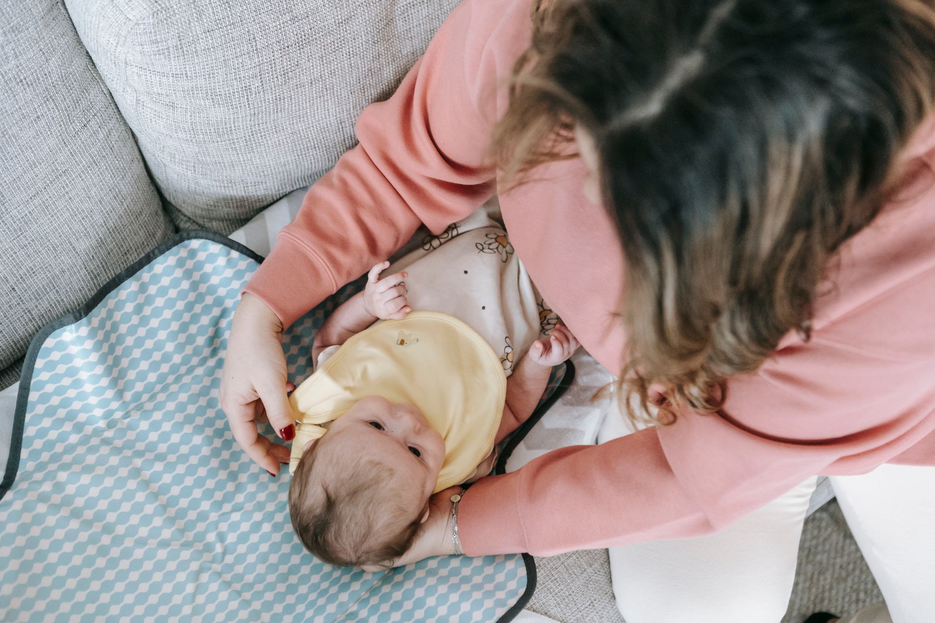 Accompagnez tous les progrès de votre enfant de 0 à 6 mois